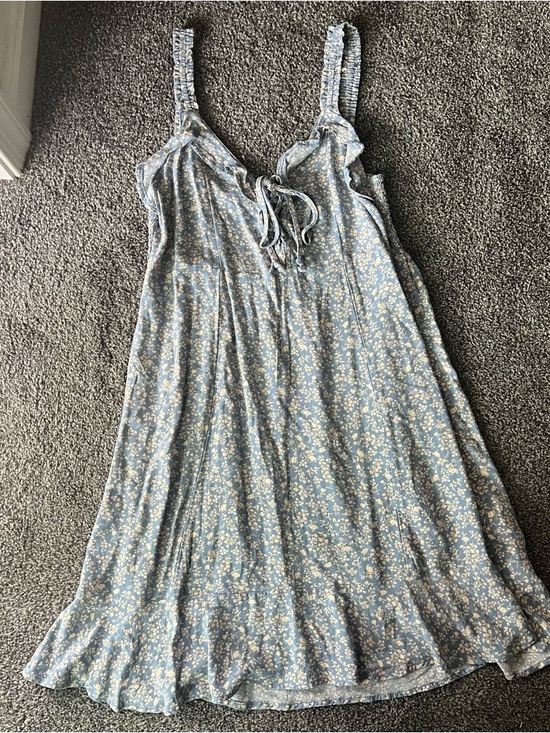 American Eagle Outfitters Dresses & Skirts - American Eagle Outfitters Blue Floral Sundress with Tie Detail